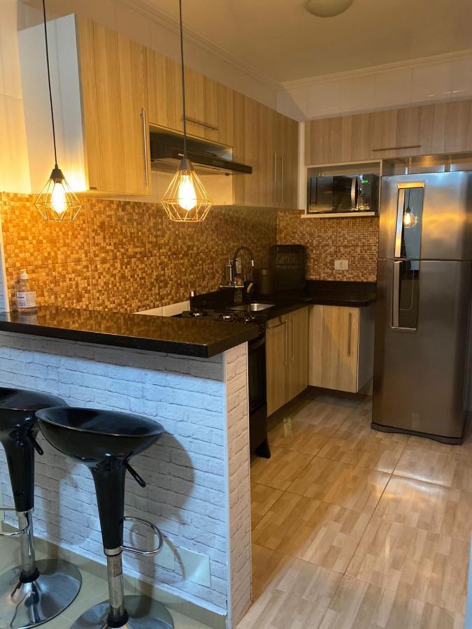 Apartamento Proximo A Praia Da Enseada Гуаружа Екстер'єр фото